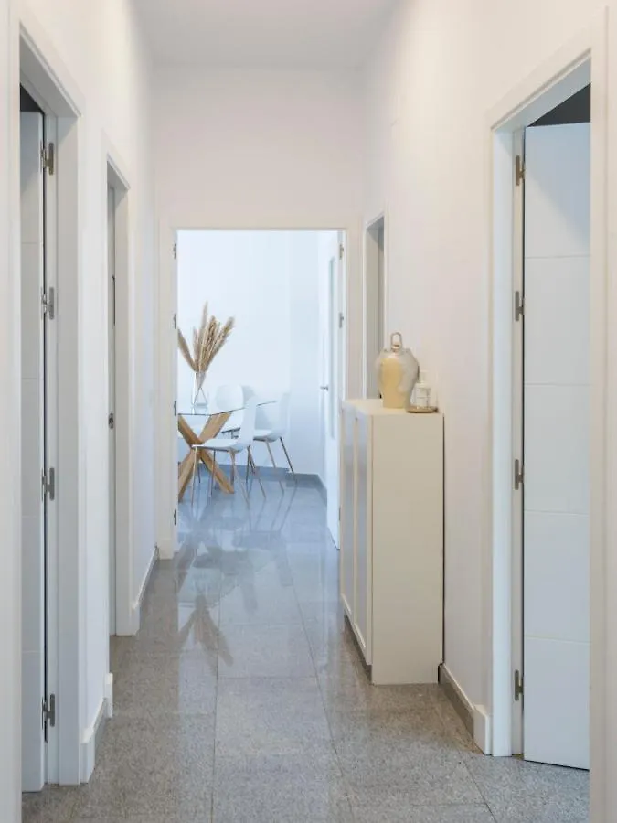 Apartamentos El Capitan Veneno By Cadiz4Rentals 0*,  Espanha