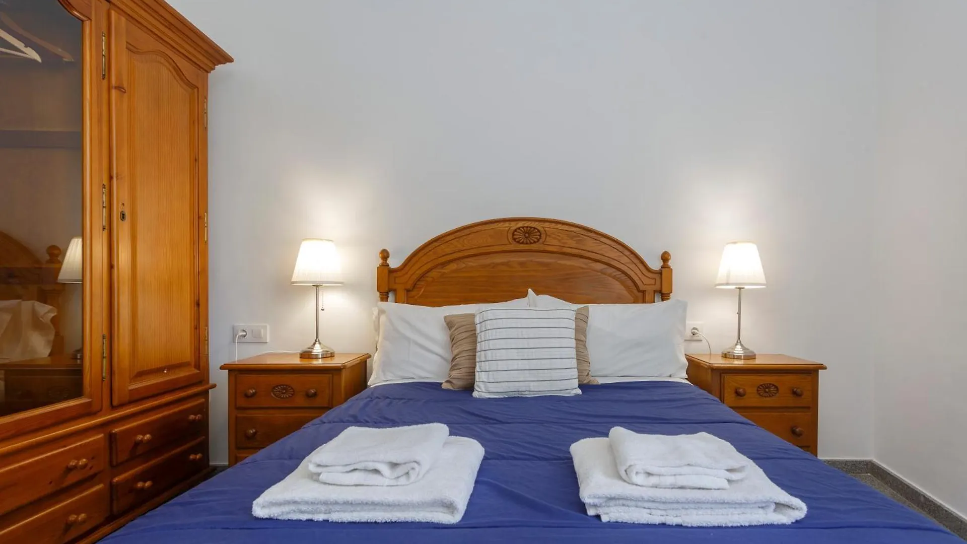Apartamentos El Capitan Veneno By Cadiz4Rentals
