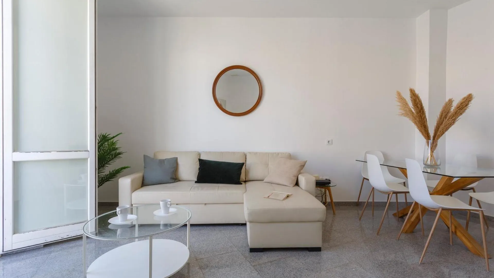 Apartamentos El Capitan Veneno By Cadiz4Rentals